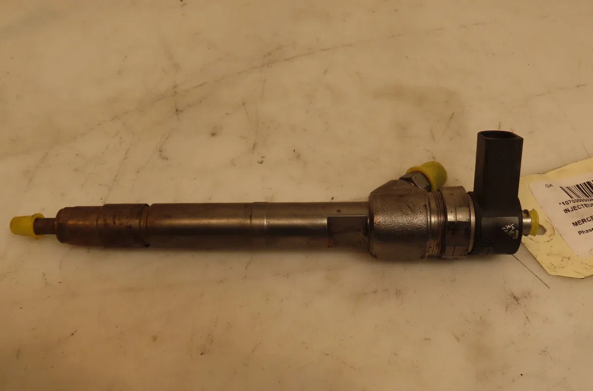 Injecteur Mercedes-benz CLASSE C (W203) C 200 cdi (203.007) (2003-2007) occasion