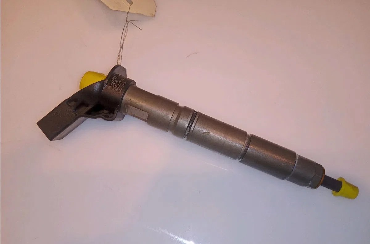 Injecteur Mercedes-benz CLK Décapotable (A209) Clk 320 cdi (209.420) (2005-2010) occasion