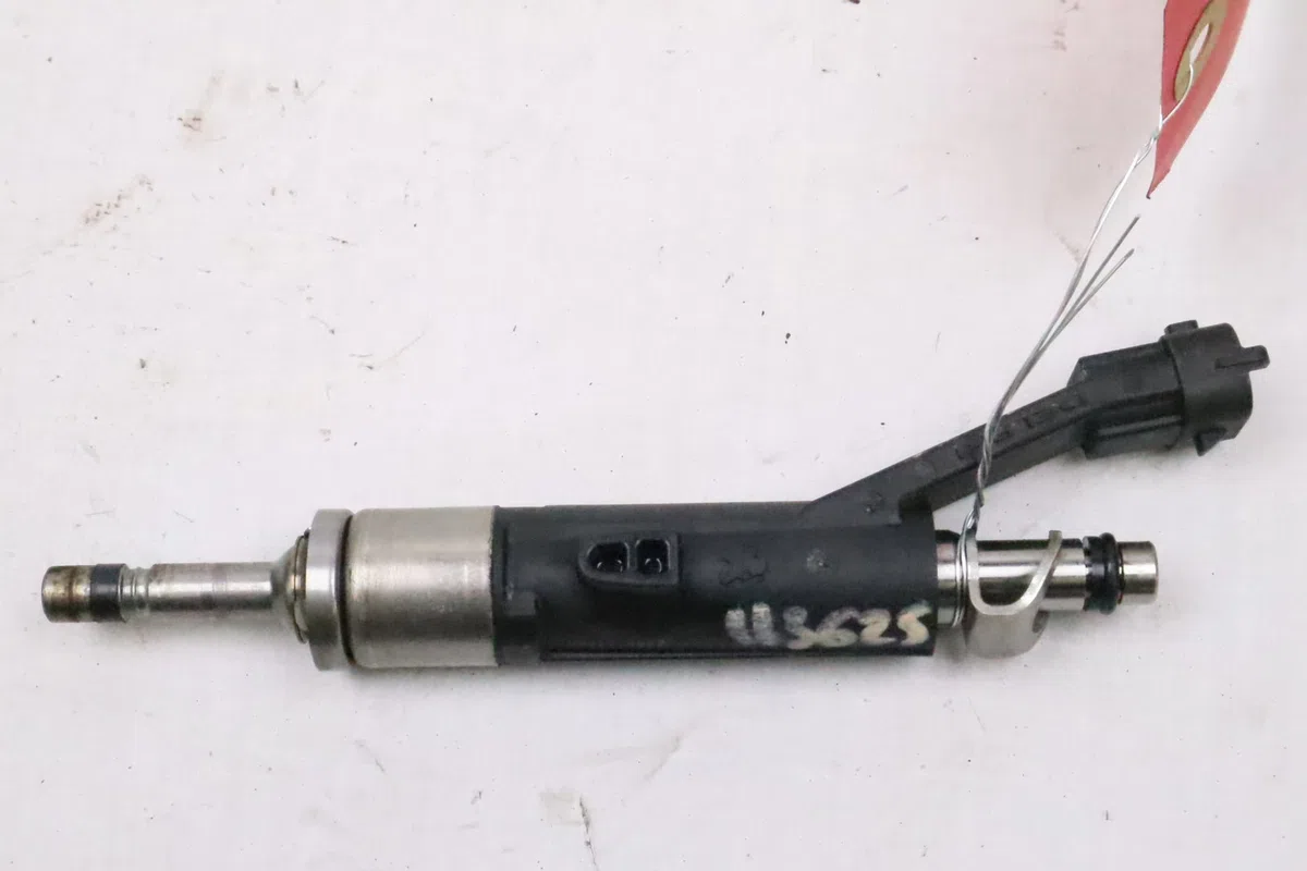 Injecteur Peugeot 2008 II (UD_, US_, UY_, UK_) 1.2 puretech 100 (2019) occasion