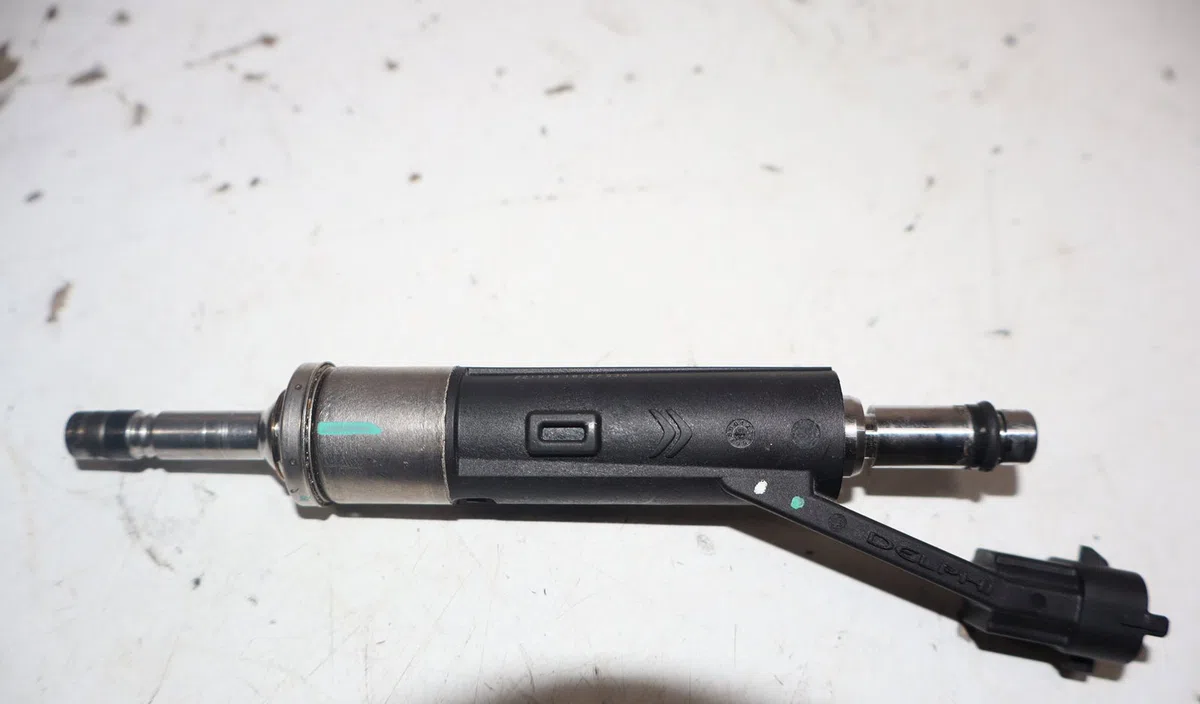 Injecteur Peugeot 208 I (CA_, CC_) 1.2 thp 110 (2013) occasion