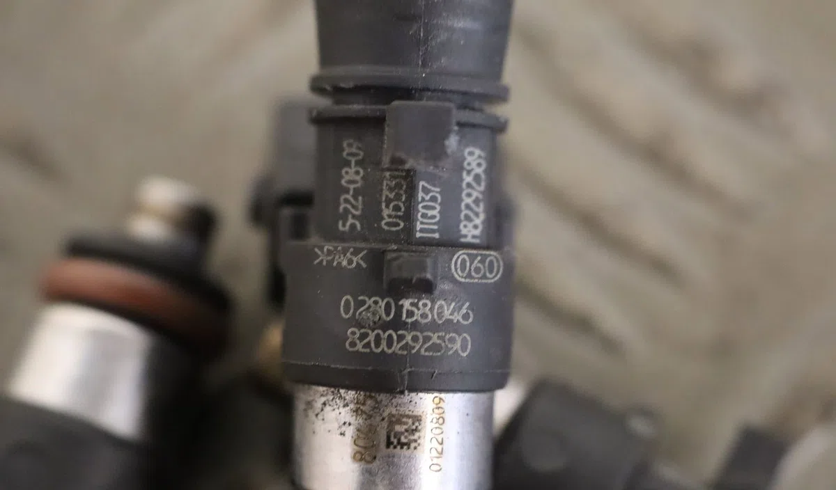 Injecteur Renault CLIO III (BR0-1, CR0-1) 1.2 16v (br02, br0j, br11, cr02, cr0j, cr11) (2005-2014) 5 portes occasion