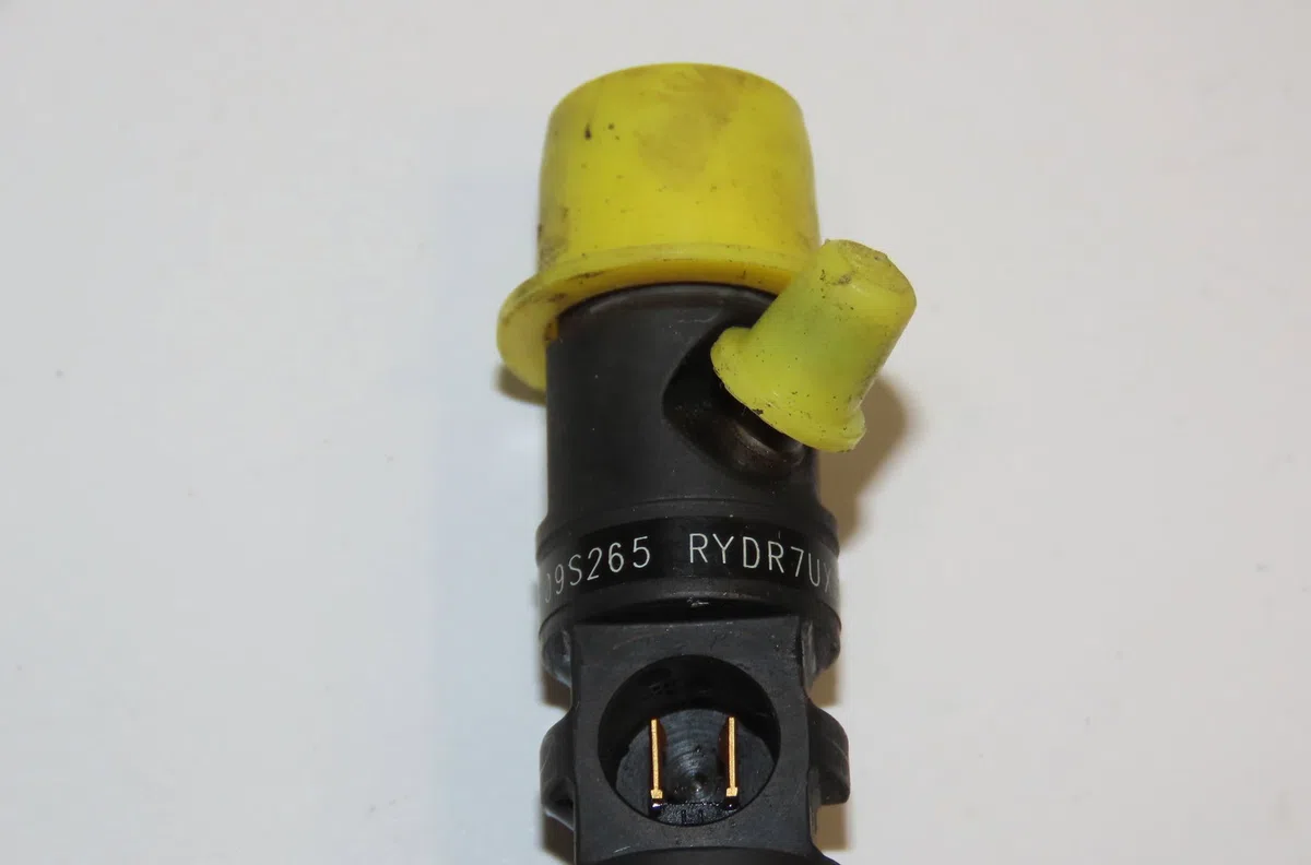 Injecteur Renault KANGOO Express (FW0-1_) 1.5 dci 90 (fw0g, fw05, fw08, fw11) (2009) 4 portes occasion