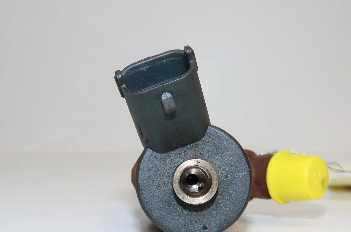 Injecteur Renault MEGANE I Coupé (DA0-1_) 1.9 dci (da05, da1f) (2001-2003) occasion