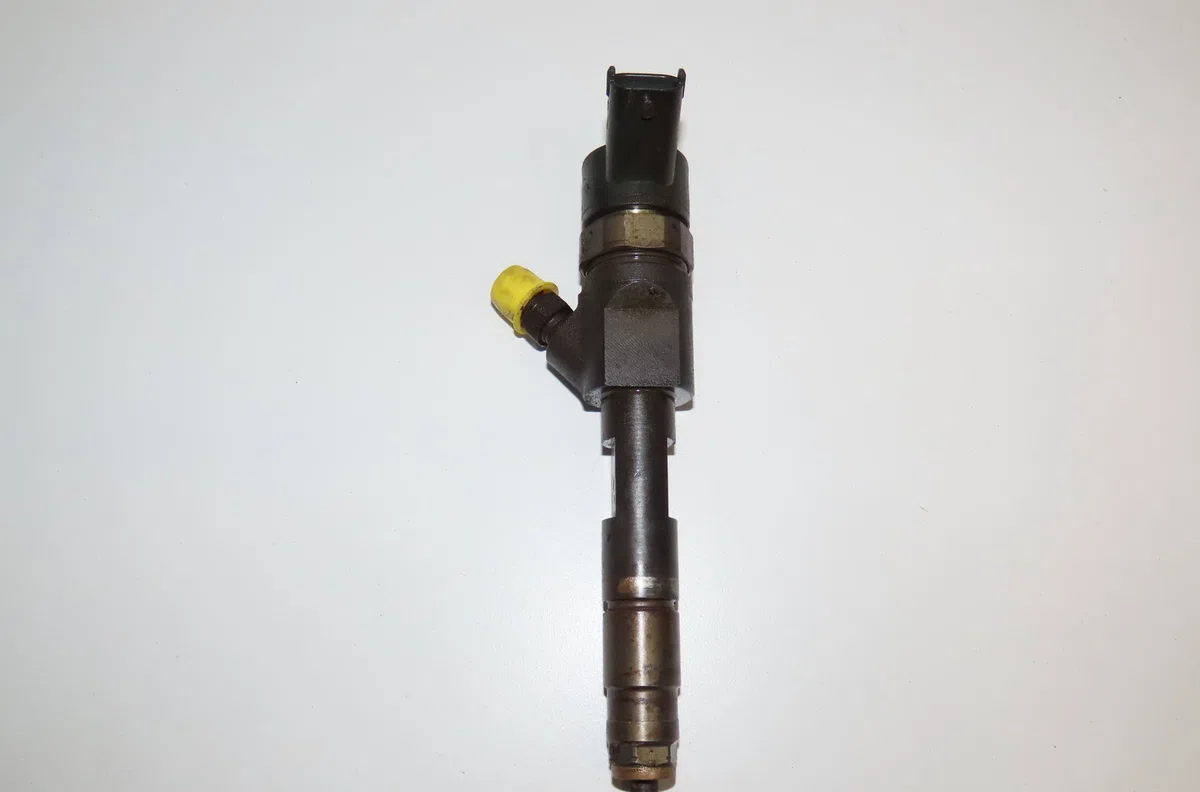 Injecteur Renault MEGANE III 3-5 portes (BZ0-1_, B3_) 1.9 dci (bz0n, bz0j) (2008) occasion