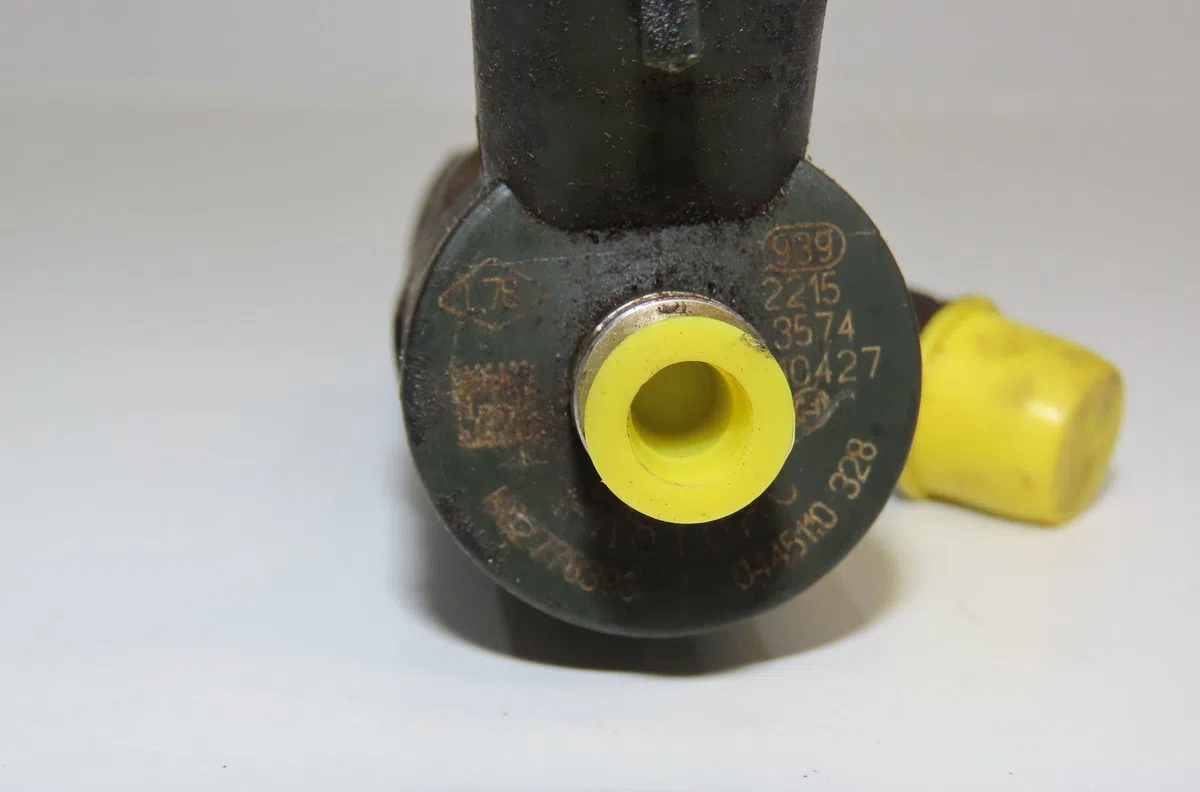 Injecteur Renault MEGANE III 3-5 portes (BZ0-1_, B3_) 1.9 dci (bz0n, bz0j) (2008) occasion