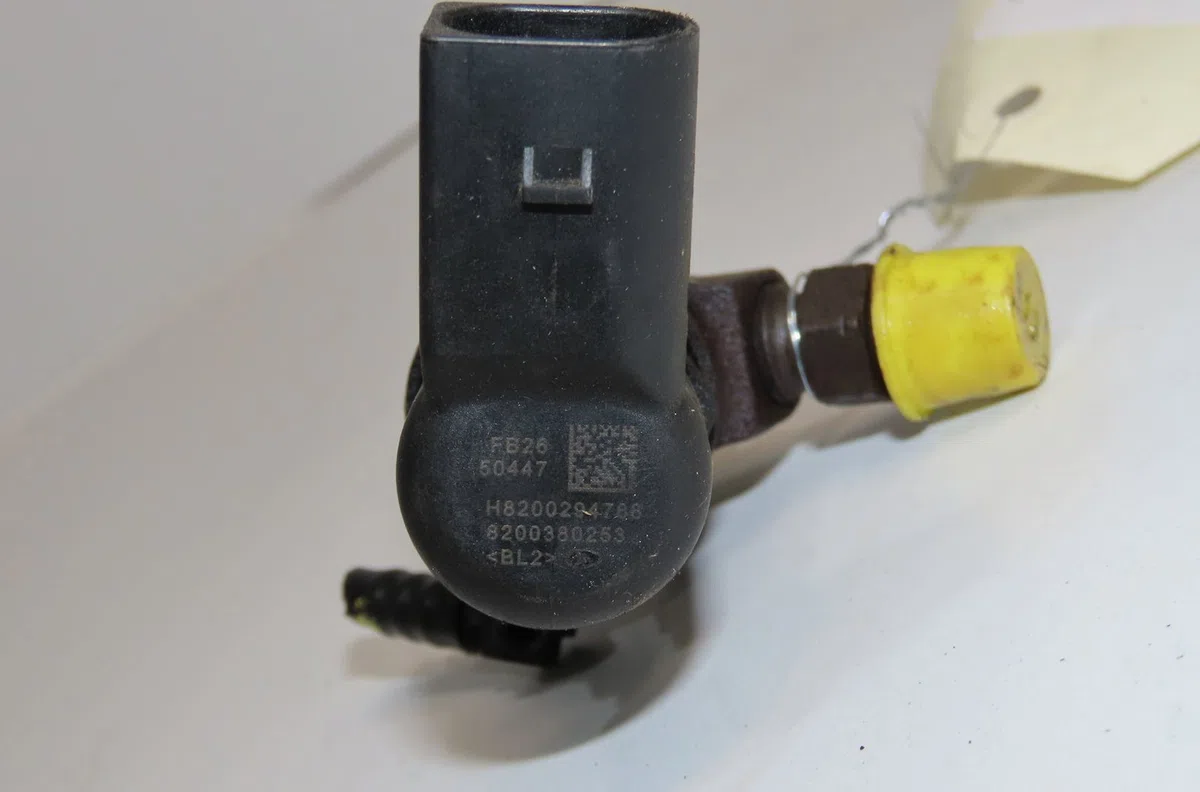 Injecteur RENAULT SCENIC II 2006 occasion