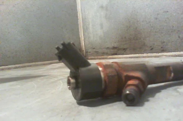 Injecteur RENAULT SCENIC II Phase 1 03-2004--09-2006 occasion