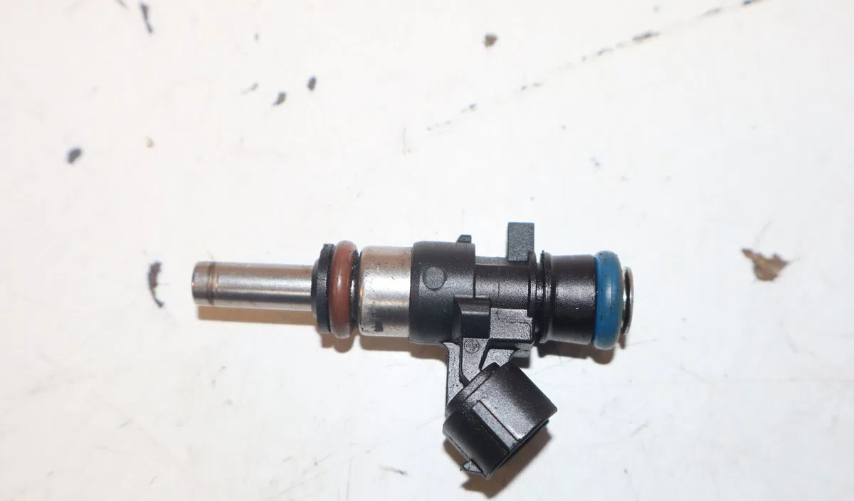 Injecteur Renault TWINGO III (BCM_, BCA_) 0.9 tce 90 (2014) 5 portes occasion