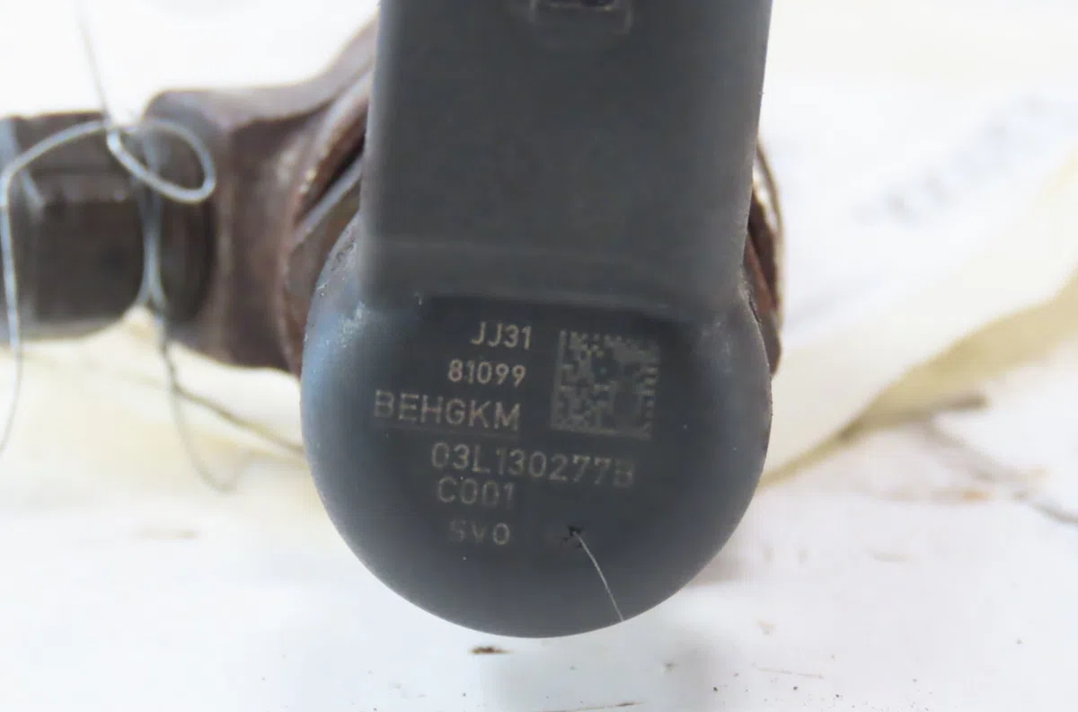Injecteur Volkswagen GOLF VI (5K1) 1.6 tdi (2009-2012) 5 portes occasion