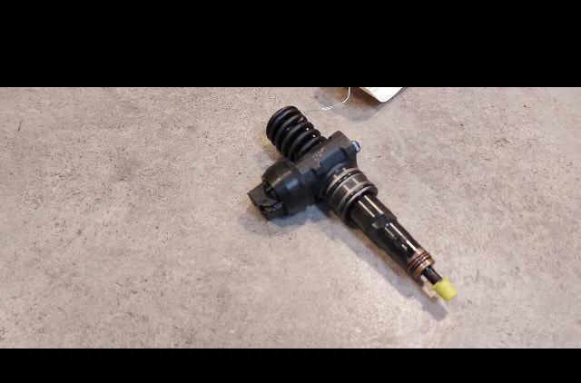 Injecteur Volkswagen TOURAN (1T1, 1T2) 1.9 tdi (2003-2004) 5 portes occasion