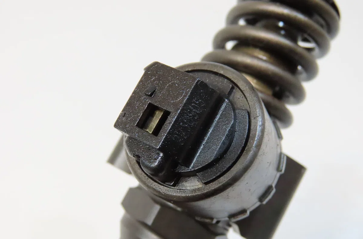 Injecteur Volkswagen TOURAN (1T1, 1T2) 2.0 tdi 16v (2003-2010) 5 portes occasion