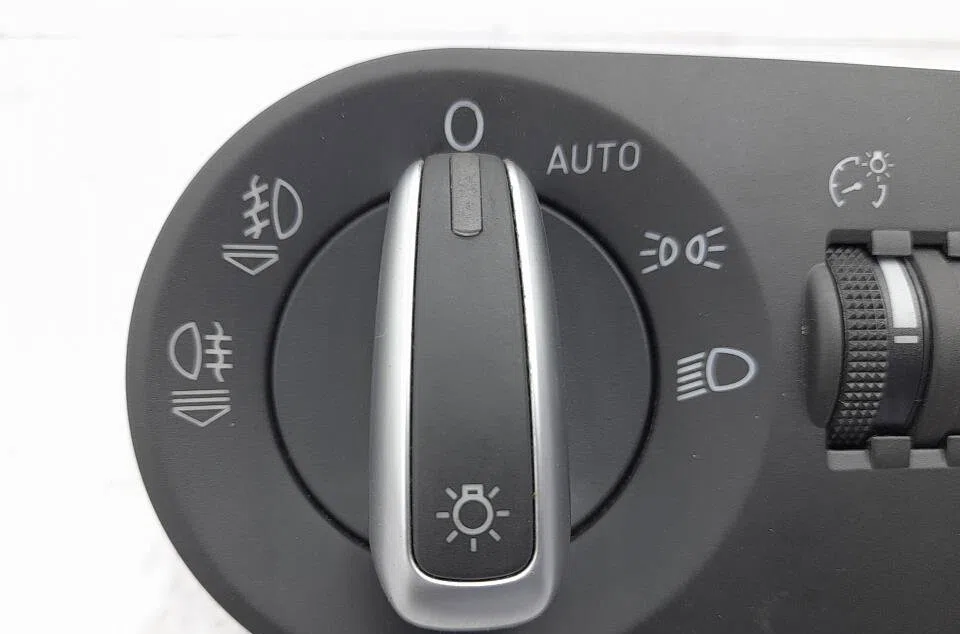 Interrupteur commande de phares AUDI A3 2 SPORTBACK PHASE 2 occasion