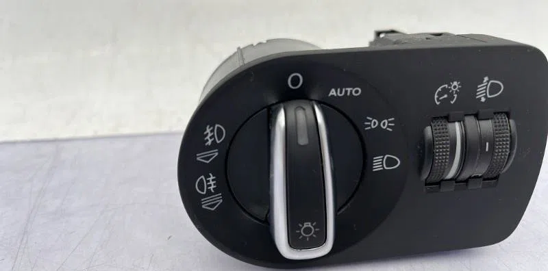 Interrupteur commande de phares AUDI A3 2 SPORTBACK PHASE 2 occasion