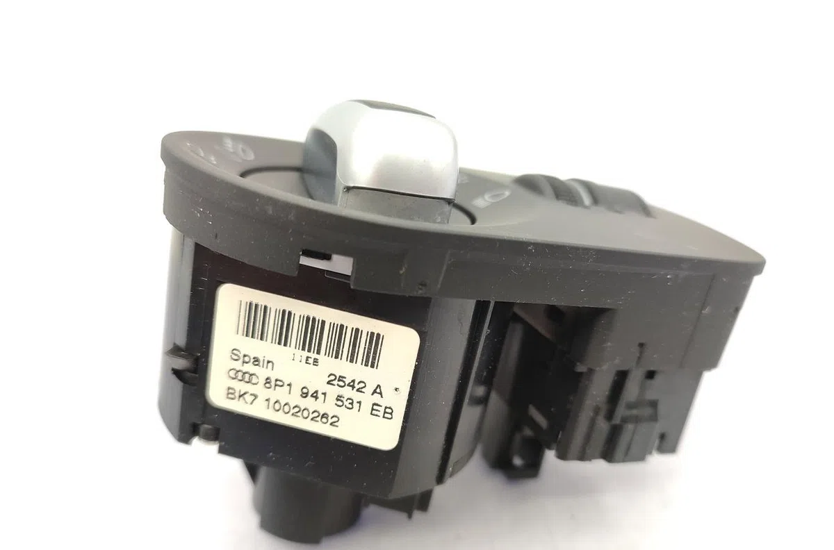 Interrupteur commande de phares AUDI A3 2 SPORTBACK PHASE 2 occasion