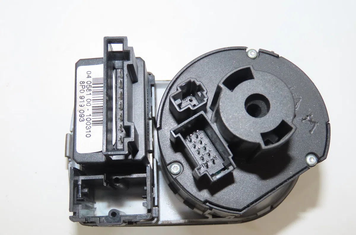 Interrupteur commande de phares Audi A3 Sportback (8PA) 1.6 tdi (2009-2013) occasion