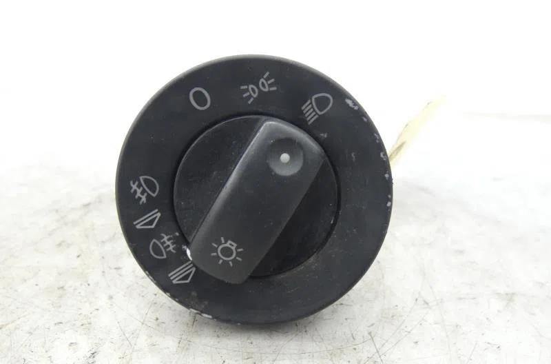 Interrupteur commande de phares AUDI A4 2 PHASE 1 occasion