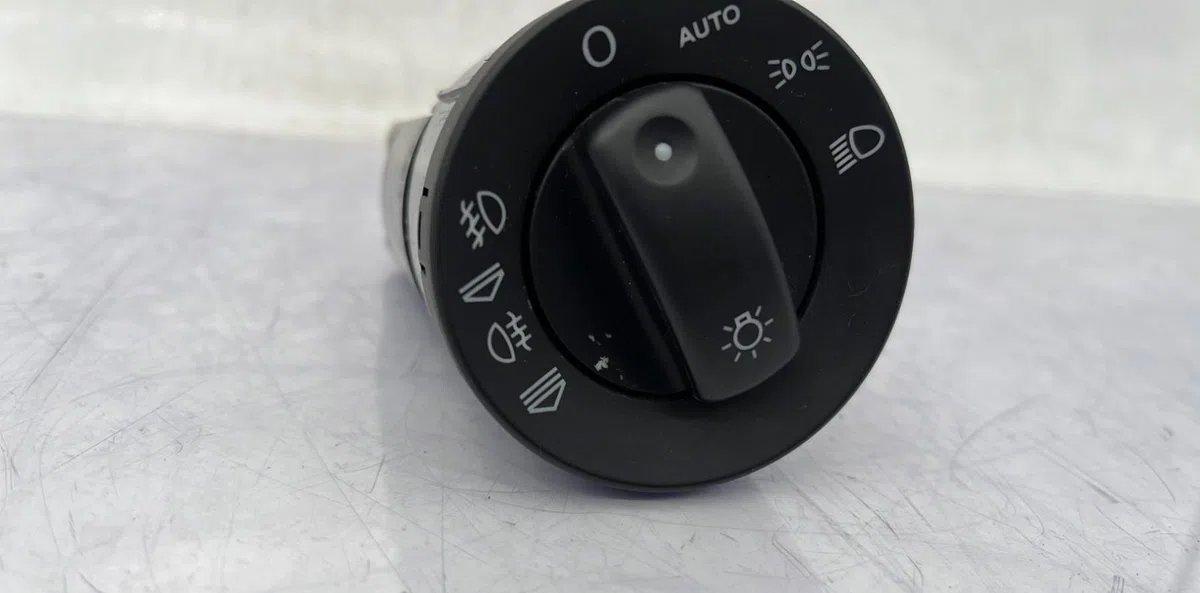 Interrupteur commande de phares AUDI A4 2 PHASE 2 occasion