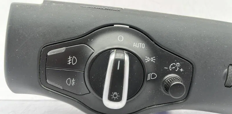 Interrupteur commande de phares AUDI A4 3 AVANT PHASE 1 BREAK occasion