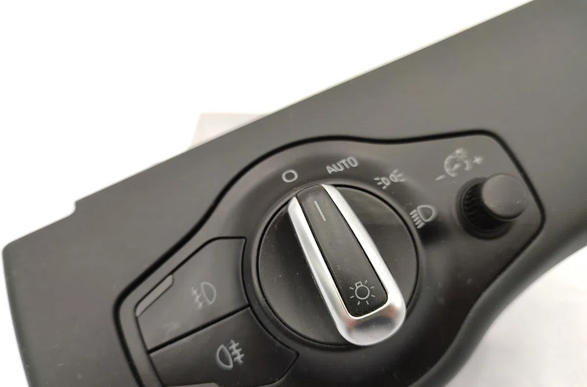 Interrupteur commande de phares AUDI A5 1 COUPE PHASE 1 occasion