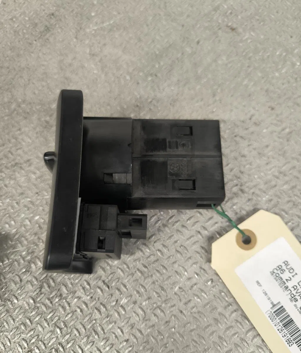 Interrupteur commande de phares Audi A6 C5 Avant (4B5) 2.5 tdi quattro (2000-2005) occasion