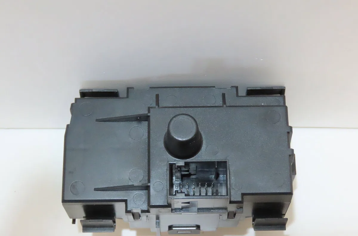 Interrupteur commande de phares Bmw 1 (E87) 118 d (2004-2007) occasion