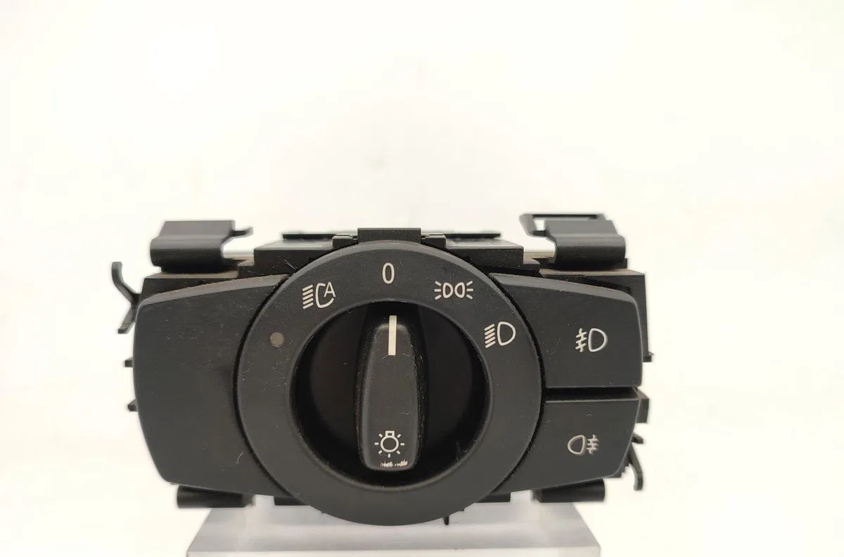 Interrupteur commande de phares BMW SERIE 1 E87 PHASE 1 occasion
