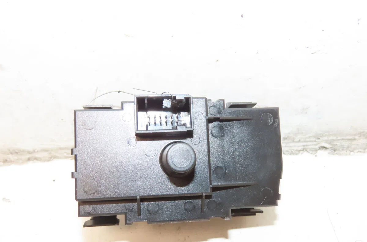 Interrupteur commande de phares Bmw X1 (E84) Sdrive 18 d (2009-2015) occasion