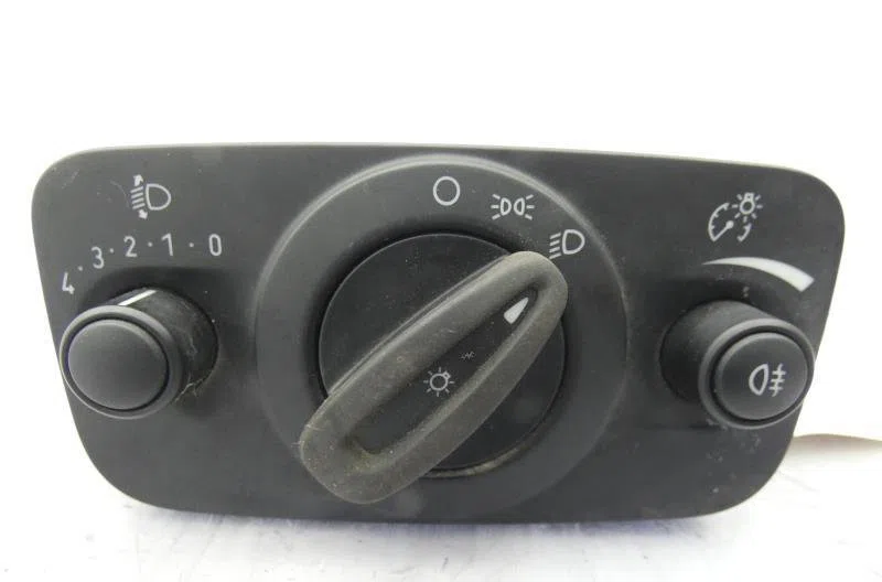 Interrupteur commande de phares FORD FIESTA 6 PHASE 2 occasion