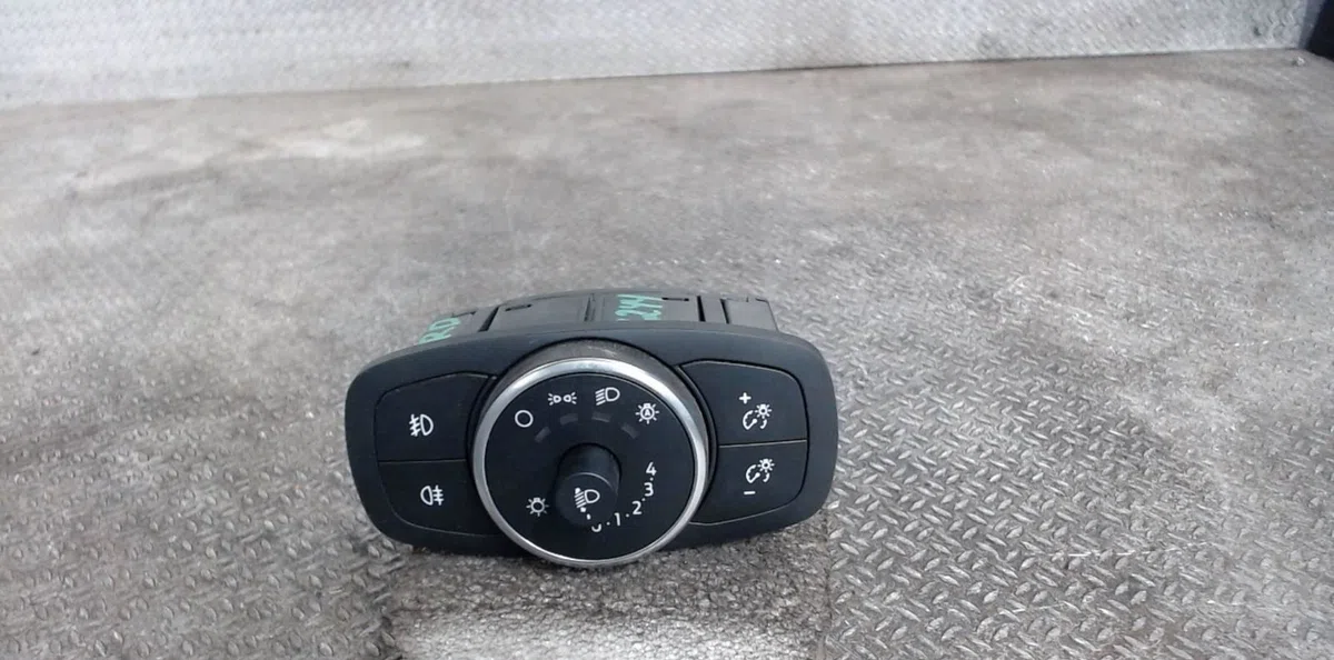 Interrupteur commande de phares FORD FIESTA 7 PHASE 1 occasion