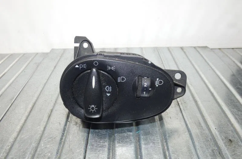 Interrupteur commande de phares FORD FOCUS 1 BREAK occasion