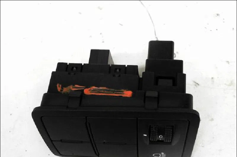 Interrupteur commande de phares KIA PICANTO II  1.0 69ch occasion