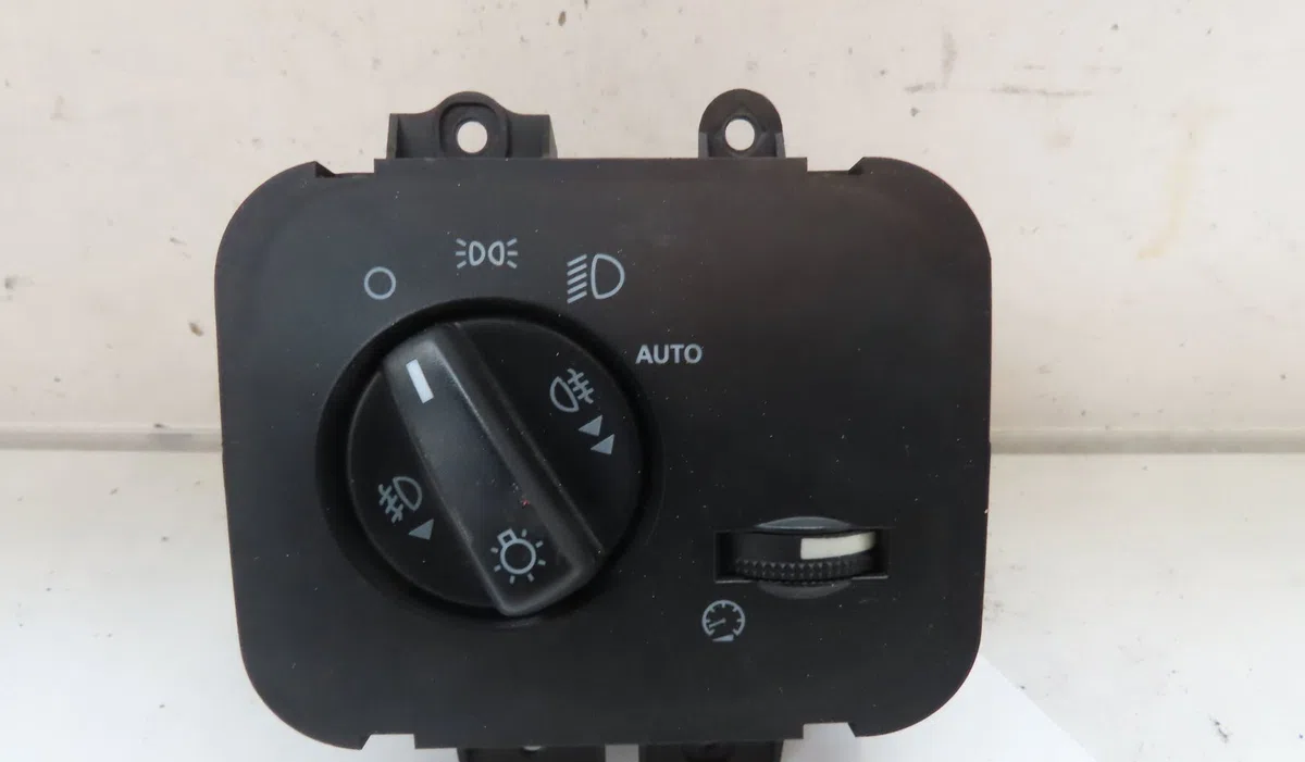 Interrupteur commande de phares LAND ROVER DISCOVERY 2006 occasion