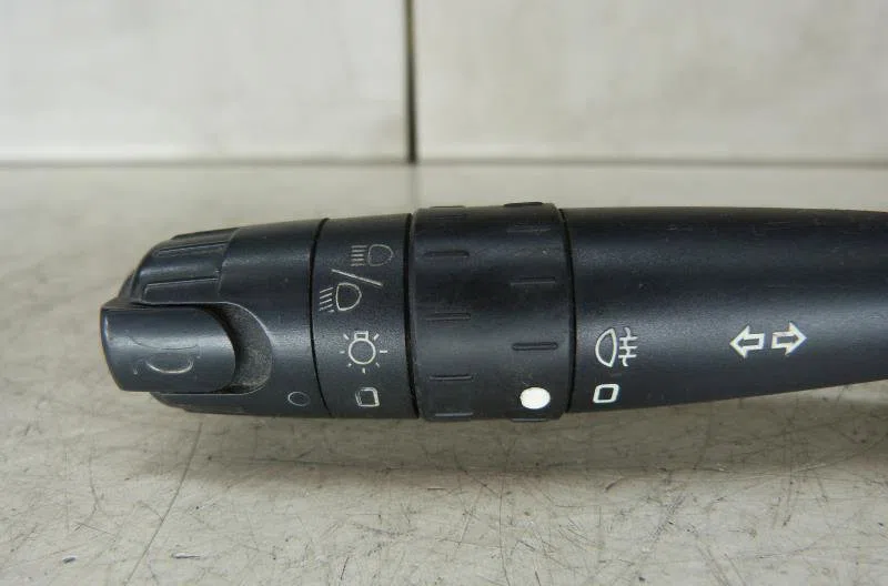 Interrupteur commande de phares PEUGEOT 406 PHASE 1 BREAK occasion