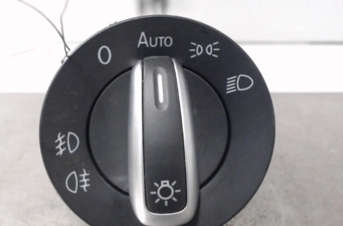 Interrupteur commande de phares VOLKSWAGEN GOLF 6  GOLF 6 occasion