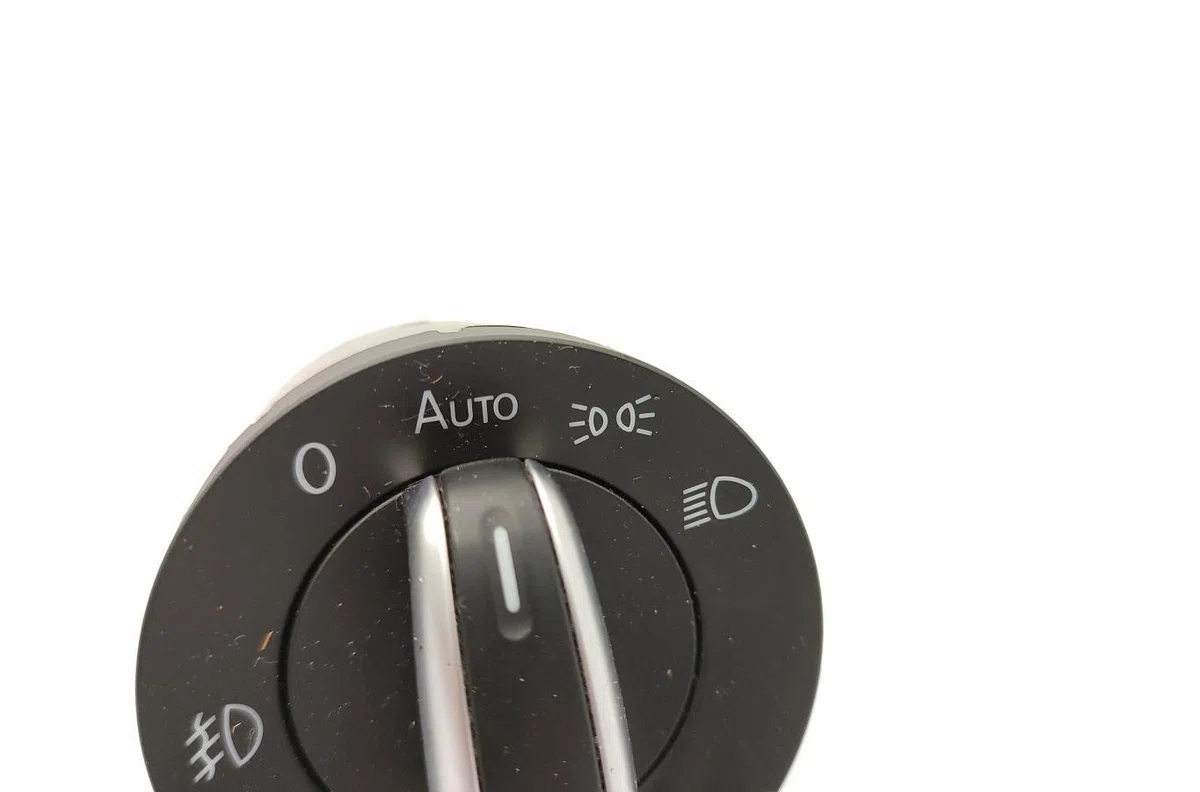Interrupteur commande de phares VOLKSWAGEN GOLF 6 occasion