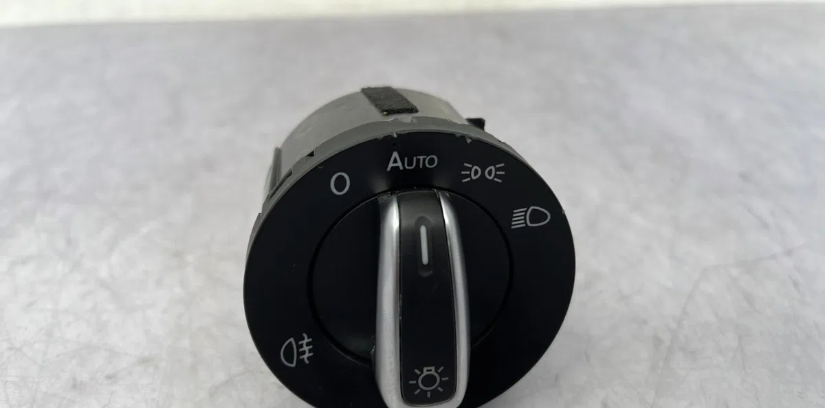 Interrupteur commande de phares VOLKSWAGEN GOLF 6 occasion