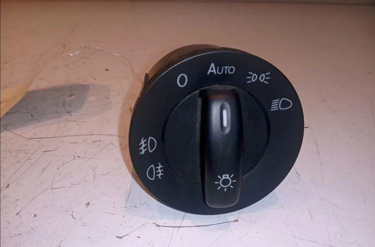 Interrupteur commande de phares Volkswagen PASSAT B6 Variant (3C5) 2.0 tdi (2005-2010) 5 portes occasion