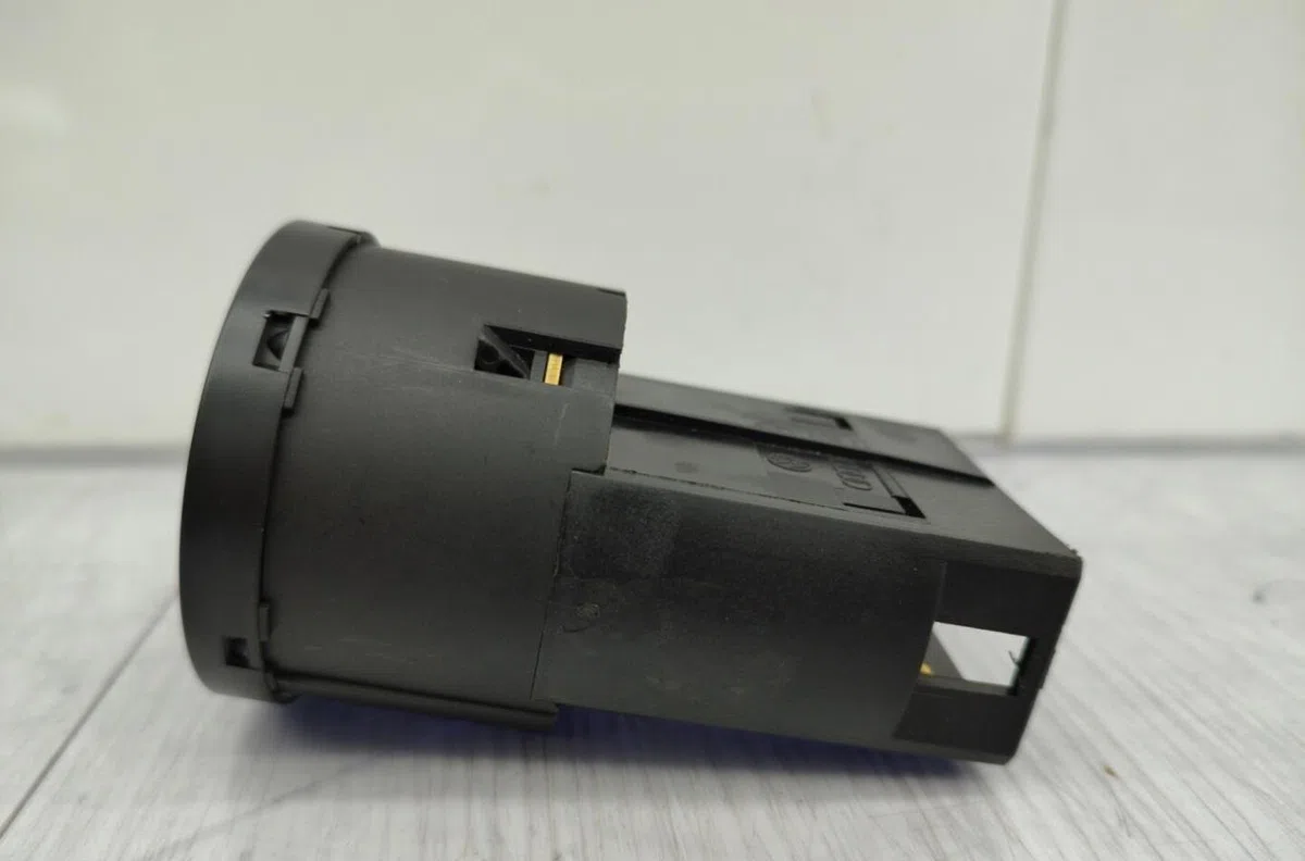 Interrupteur commande de phares VOLKSWAGEN POLO 4 PHASE 2 occasion