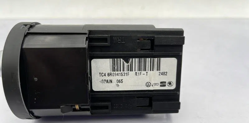Interrupteur commande de phares VOLKSWAGEN POLO 5 PHASE 1 occasion
