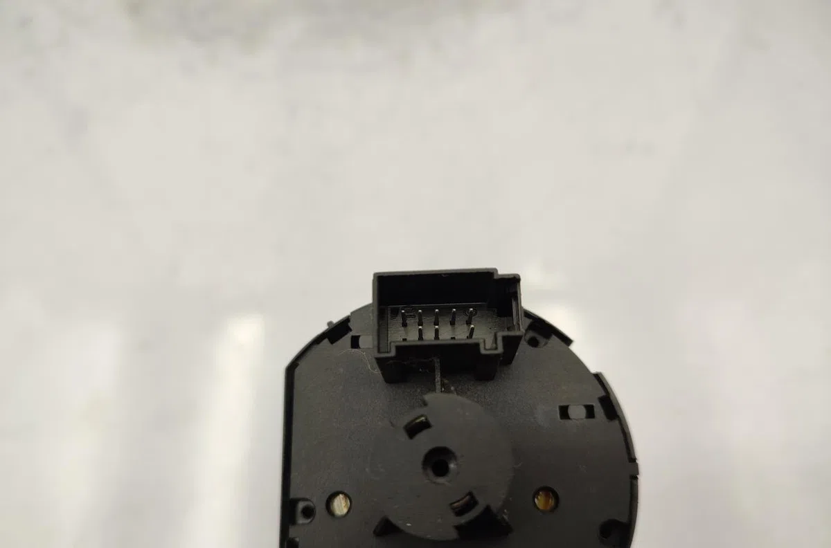 Interrupteur commande de phares VOLKSWAGEN TOURAN 1 PHASE 2 occasion