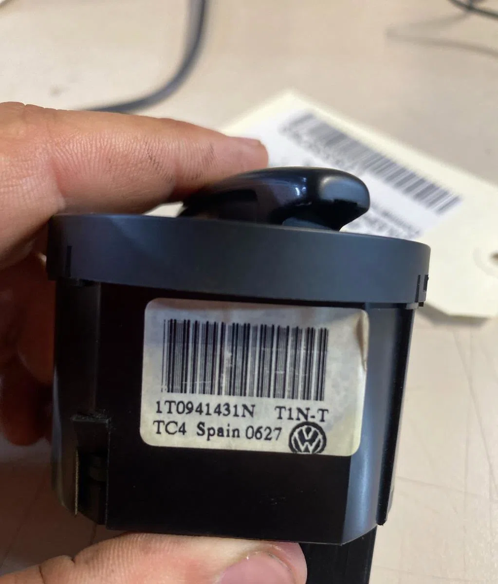 Interrupteur commande de phares VOLKSWAGEN TOURAN 1 PHASE 2 occasion