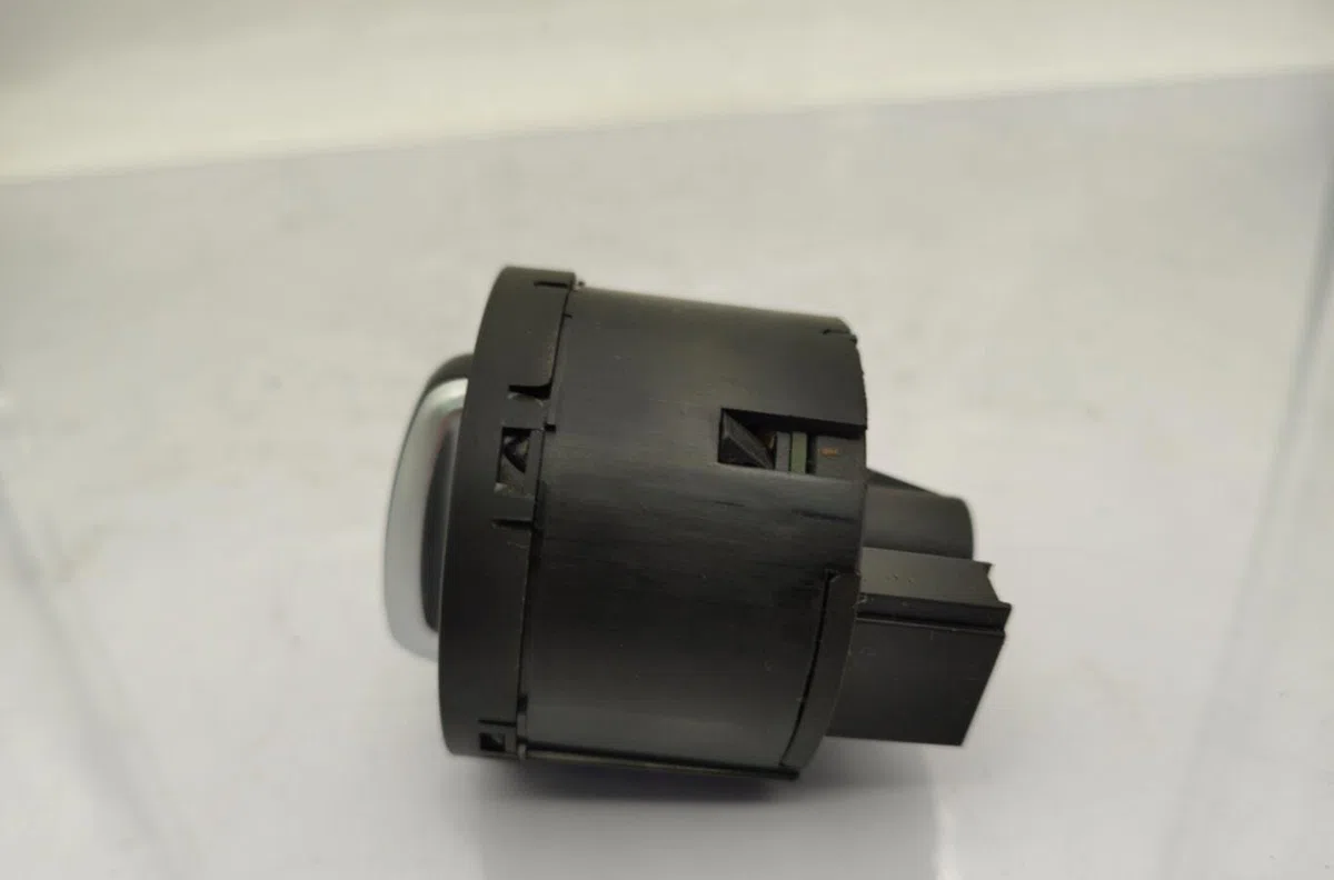 Interrupteur commande de phares VOLKSWAGEN TOURAN 2 occasion