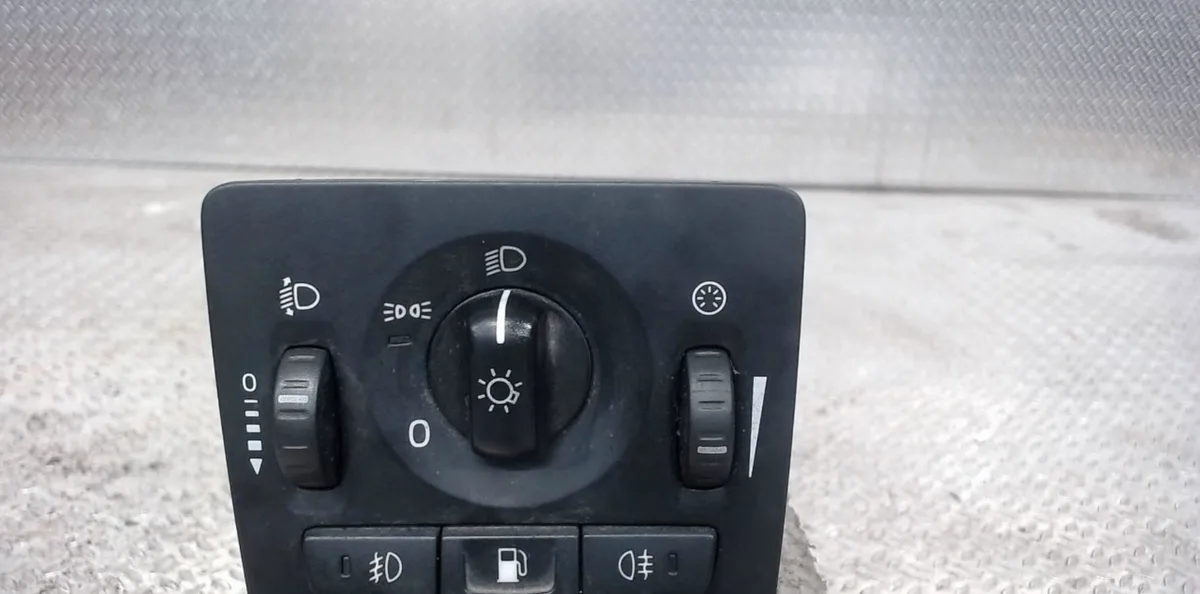 Interrupteur commande de phares VOLVO V 50 PHASE 2 BREAK occasion