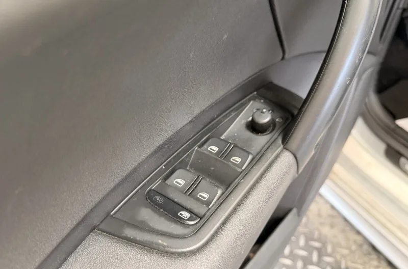 Interrupteur de leve vitre avant gauche pour AUDI A1 1 SPORTBACK PHASE 1