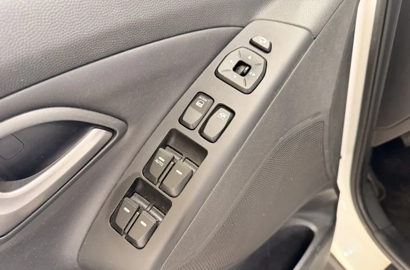Interrupteur de leve vitre avant gauche pour HYUNDAI IX 35 PHASE 1