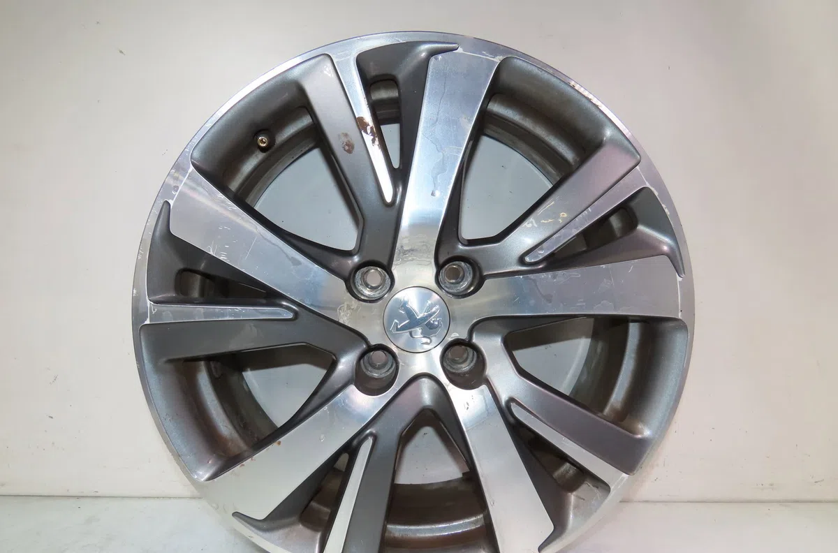 Jante aluminium Peugeot 2008 I (CU_) 1.2 thp 110 - puretech 110 (2015) 5 portes occasion