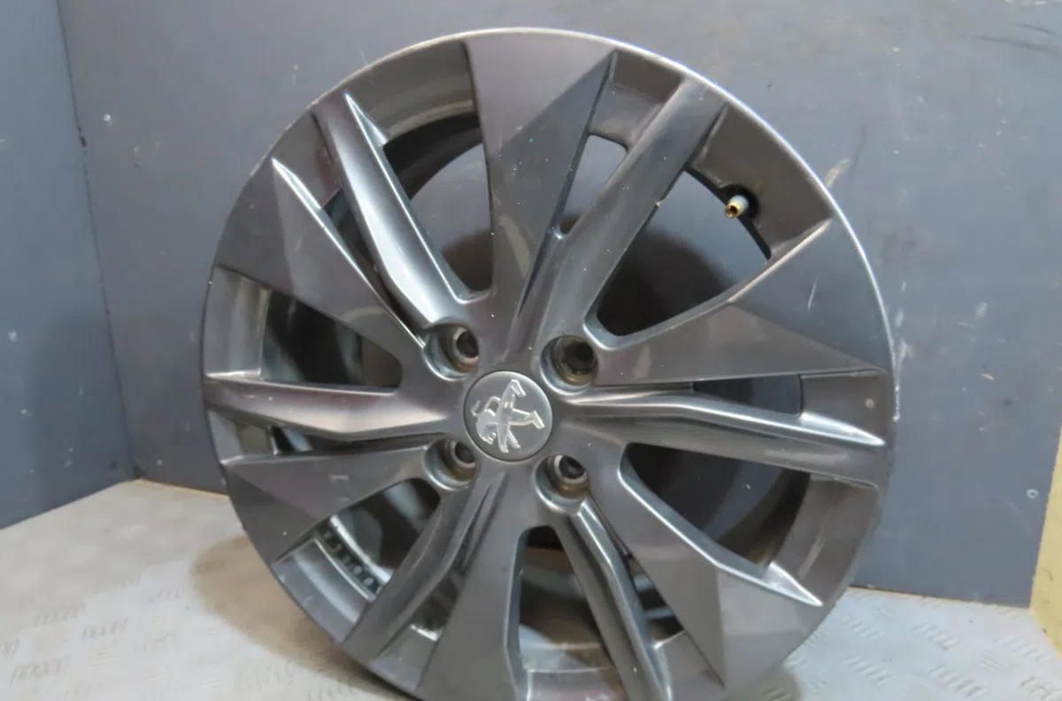 Jante aluminium Peugeot 2008 II (UD_, US_, UY_, UK_) E-2008 (2019) occasion