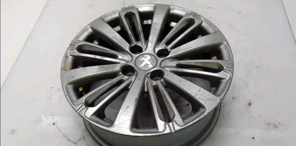 Jante aluminium Peugeot 208 I (CA_, CC_) 1.2 thp 110 (2013) occasion