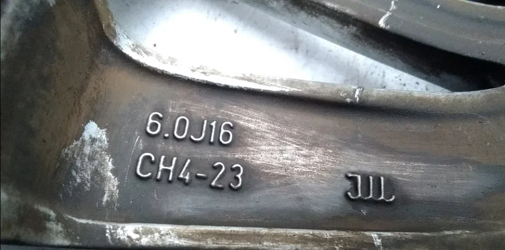 Jante aluminium Peugeot 208 I (CA_, CC_) 1.2 thp 110 (2013) occasion