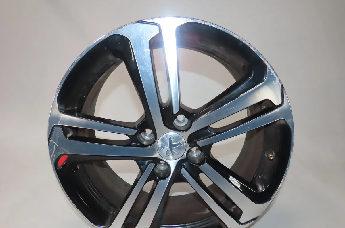 Jante aluminium Peugeot 208 I (CA_, CC_) 1.2 thp 110 (2013) occasion